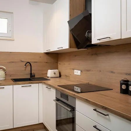 Exclusive Duda With Private Pool And Tavern * Jesenice (Split-Dalmatia)
