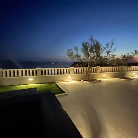 Exclusive Duda With Private Pool And Tavern Jesenice (Split-Dalmatia)